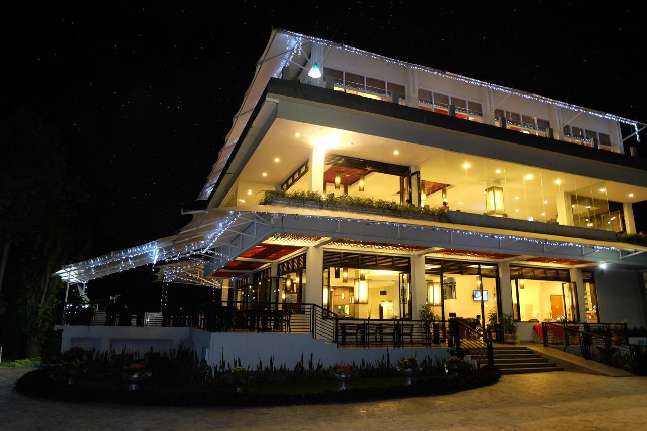 The Highland Park Resort Hotel Bogor Exterior photo